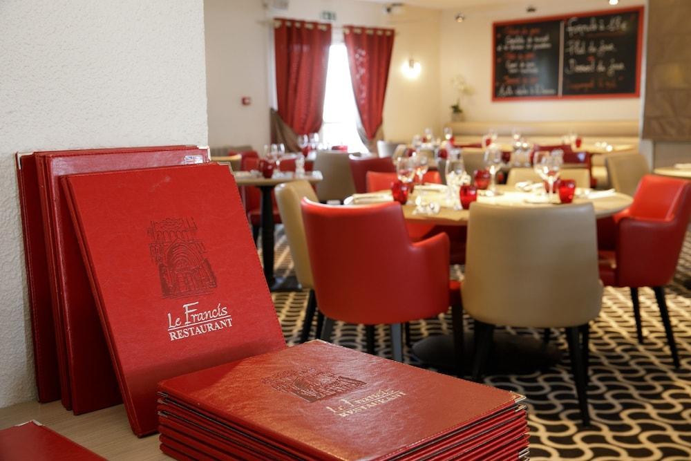 Hotel Logis L'oree De Chartres - 3*