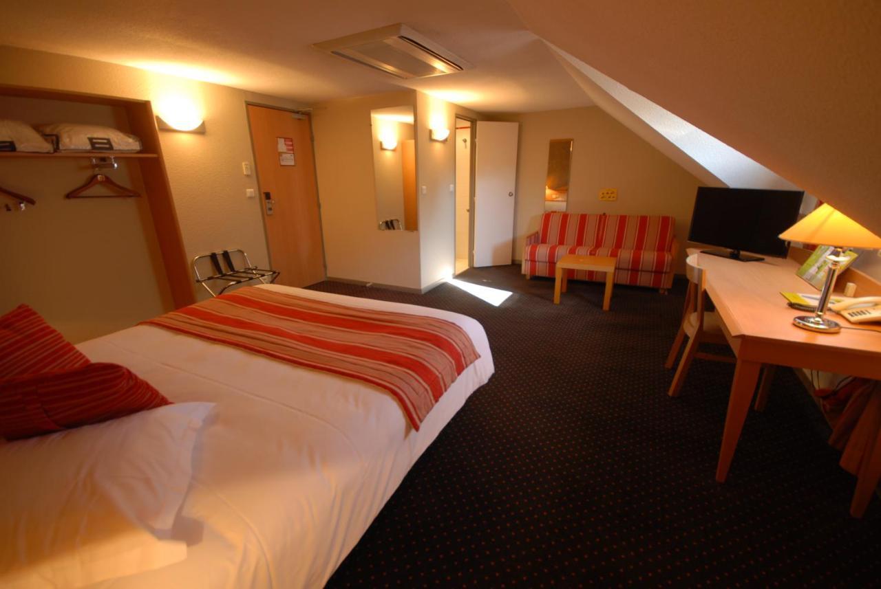 Logis L'oree De Chartres - Hotel