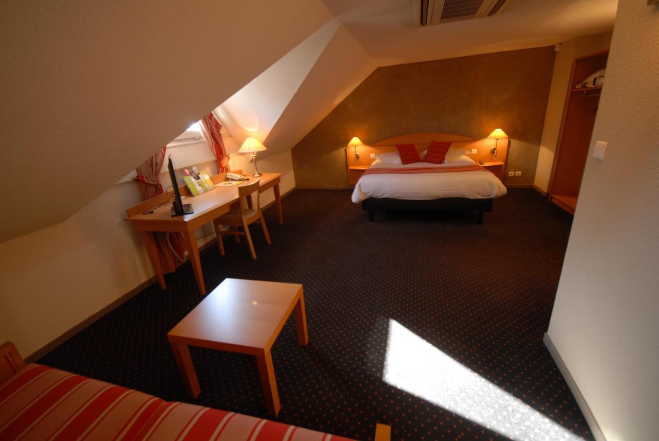 Logis L'oree De Chartres - 3*