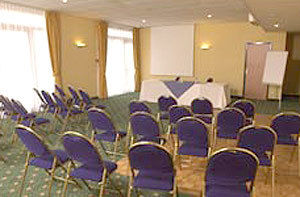 Logis L'oree De Chartres - Hotel