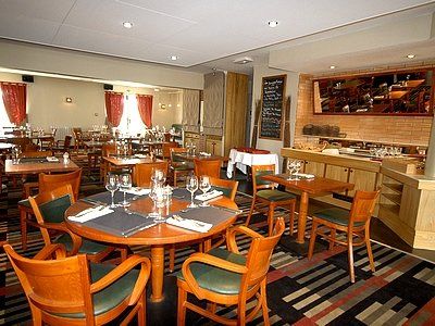 Logis L'oree De Chartres - 3*