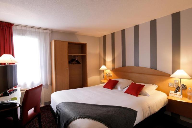 Hotel Logis L'Orée de Chartres - Barjouville 3*