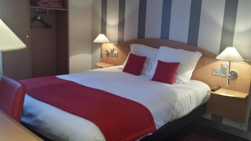 Logis L'oree De Chartres - 3*
